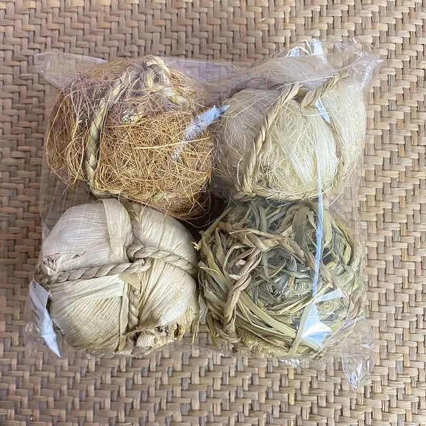 Natural Grass Chew Balls (4/5pcs)