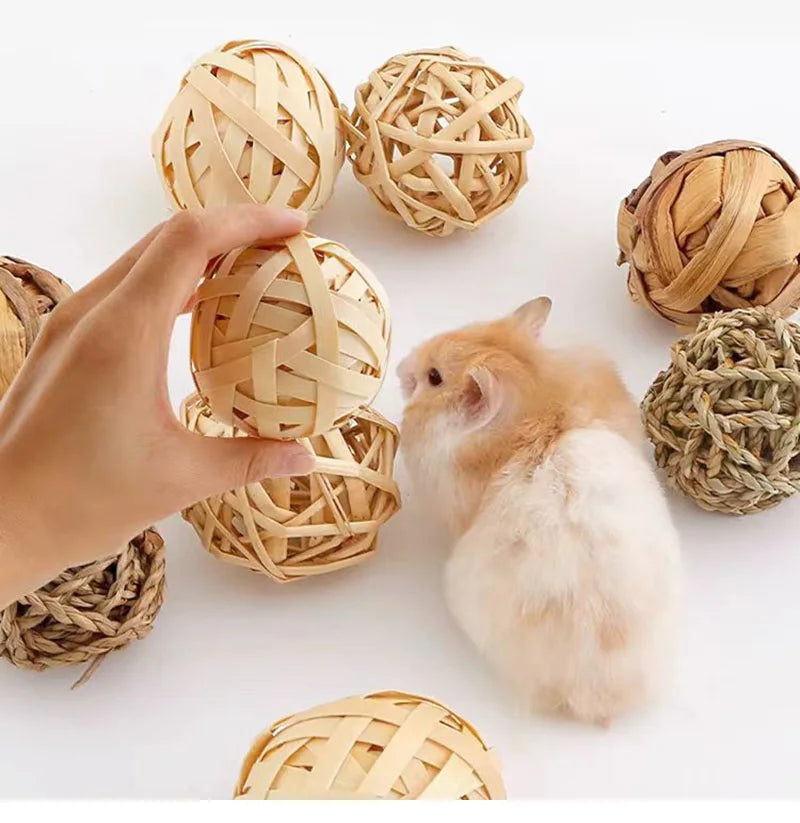 Natural Grass Chew Balls (4/5pcs)