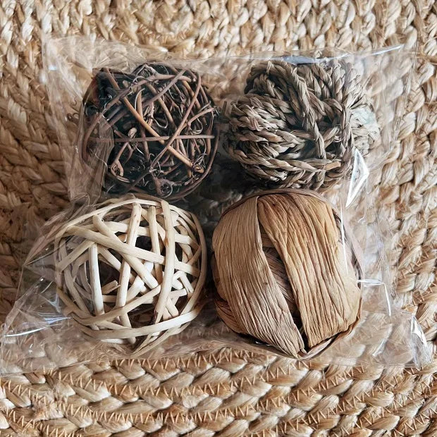 Natural Grass Chew Balls (4/5pcs)